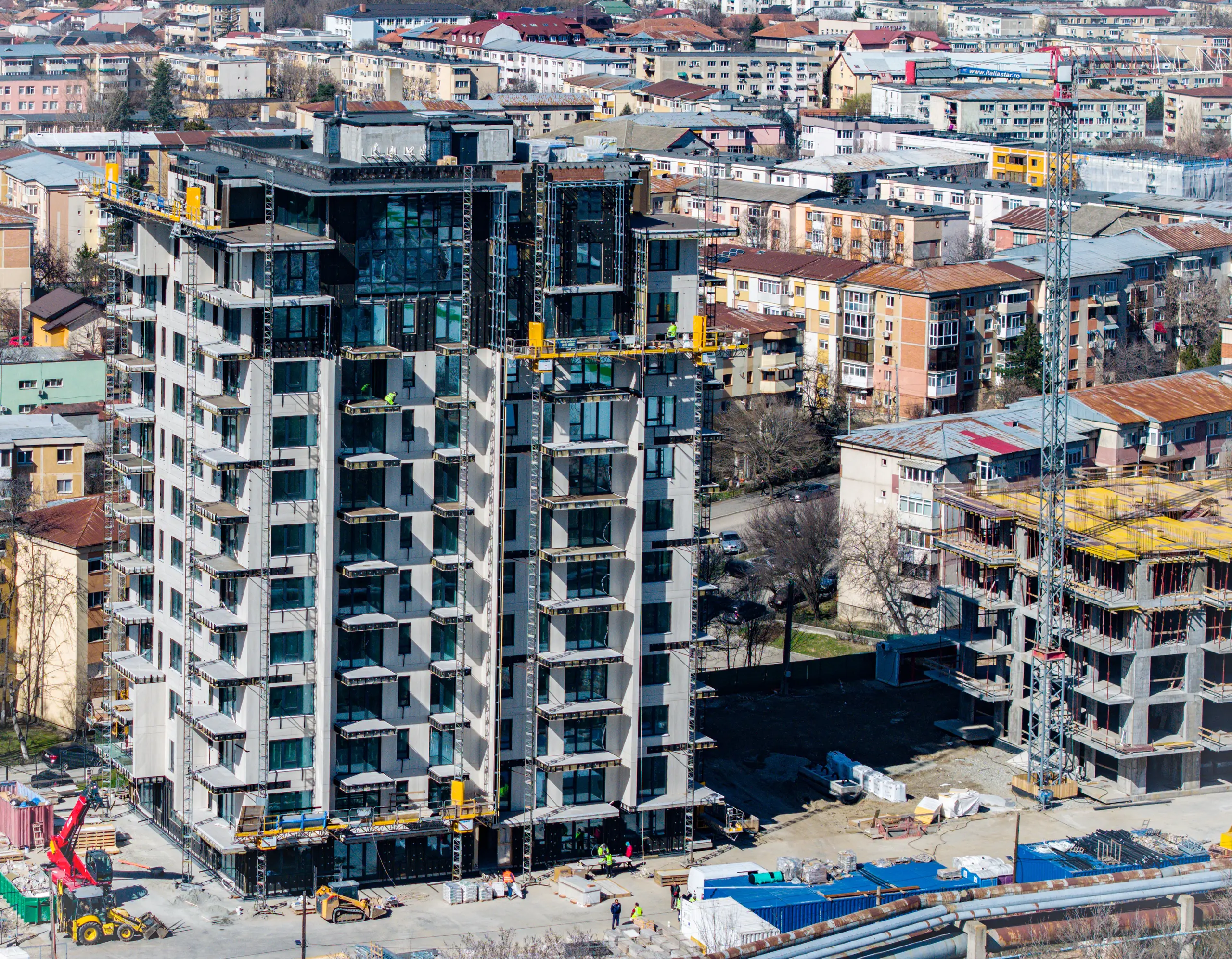 Bravy Apartments - facilități, spații de joacă și parcare
