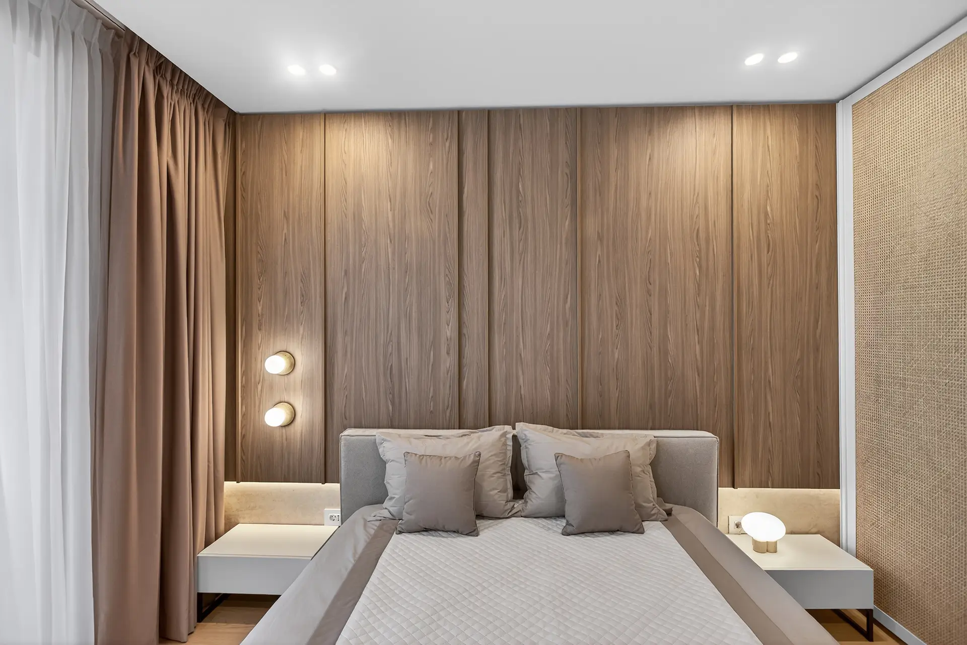 Interior Bravy Apartments — Amenajare propusă pentru conturarea unui spațiu echilibrat, unde funcționalitatea și estetica se completează natural, sugerând un stil de viață coerent și bine definit.